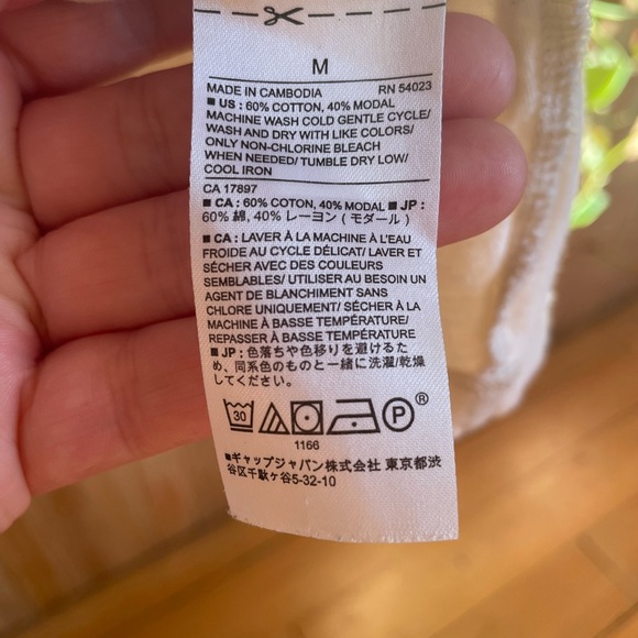 Banana 🍌 Republic - soft crew 3/4 sleeve Tee - Picture 6 of 7